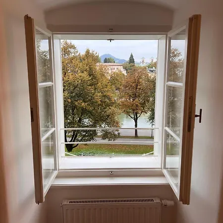 Palais Am Kai - Zentrale Lage, Kostenloser Parkplatz Homestay Salzburg